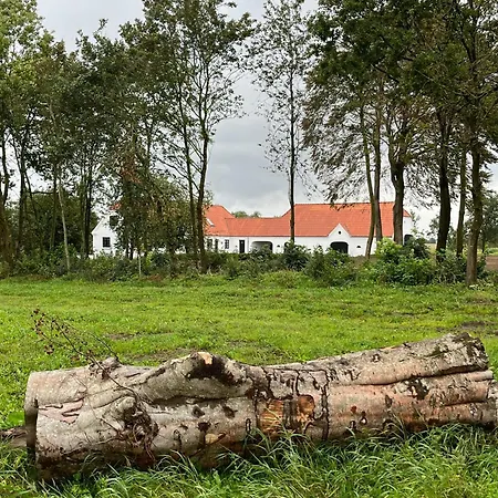 Family-friendly Oustrupgard With History Hébergement de vacances